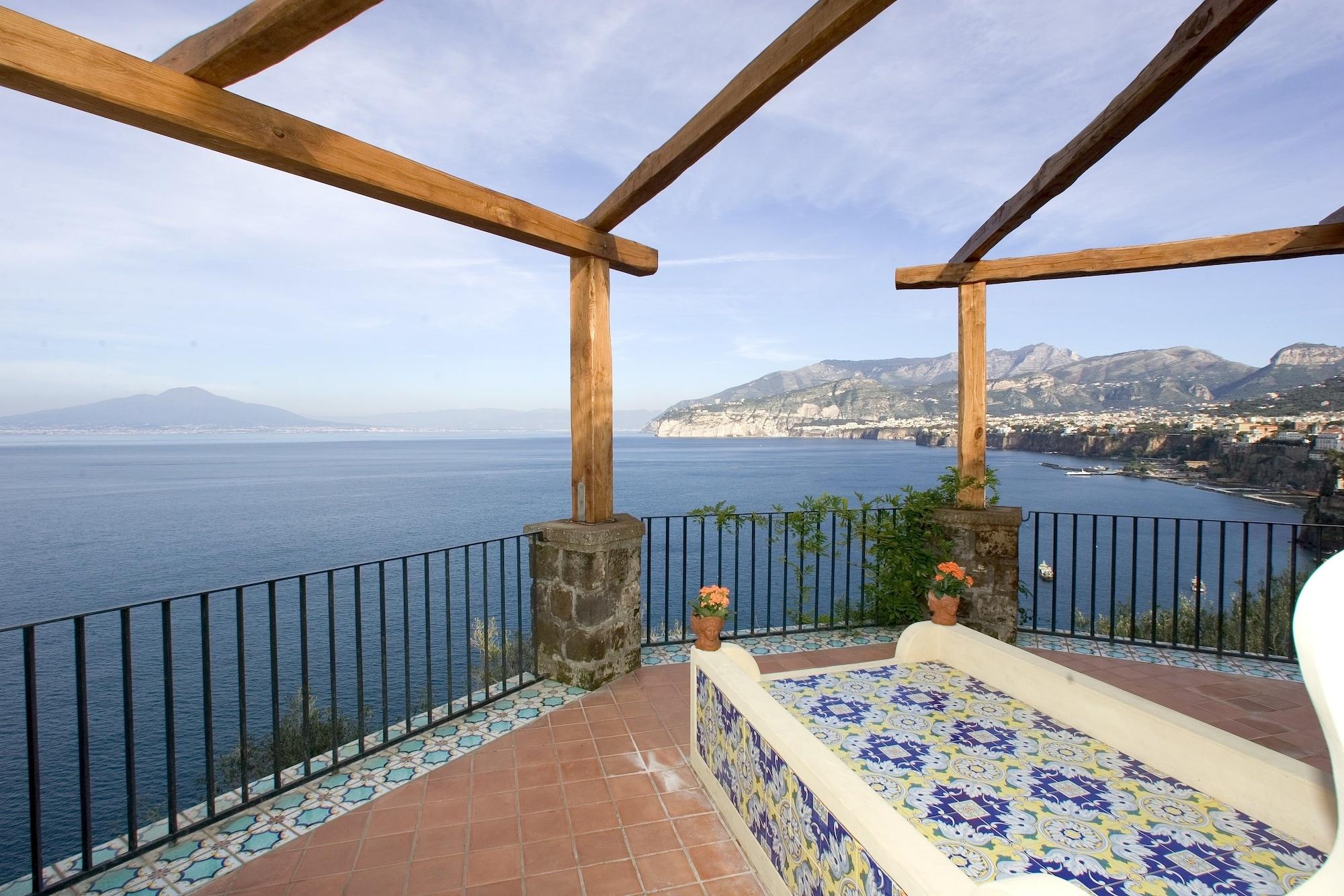 Hotel La Tonnarella Sorrento Esterno foto