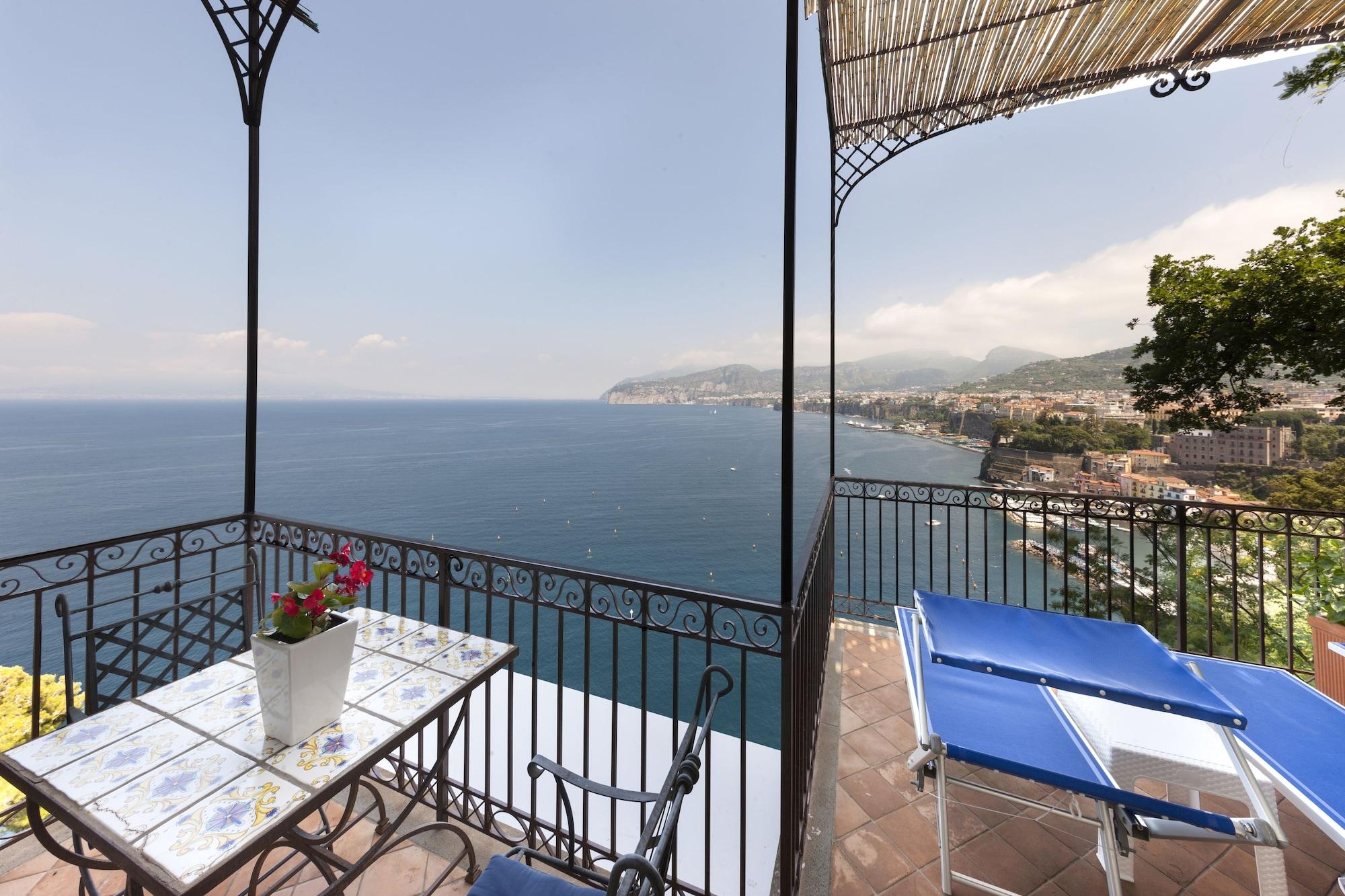 Hotel La Tonnarella Sorrento Esterno foto