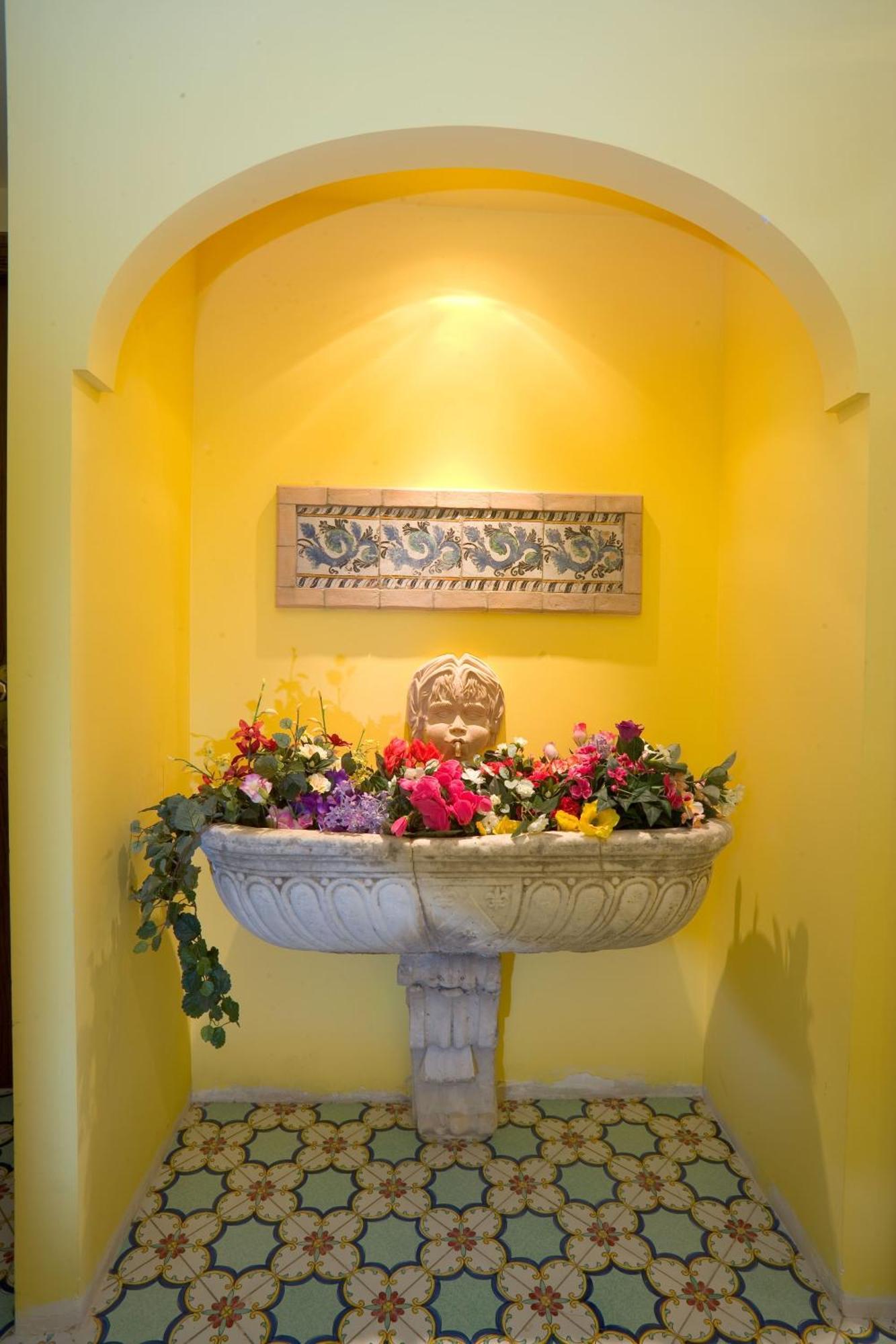 Hotel La Tonnarella Sorrento Esterno foto