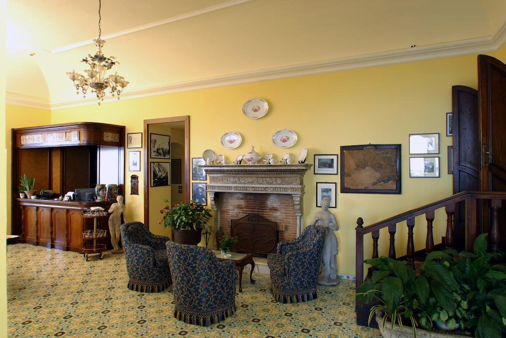 Hotel La Tonnarella Sorrento Esterno foto