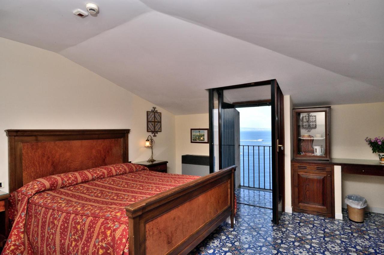 Hotel La Tonnarella Sorrento Esterno foto
